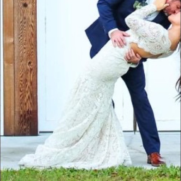 Wedding Dress - Picture 3 of 4